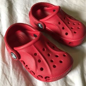 Crocs toddler size 7 - red